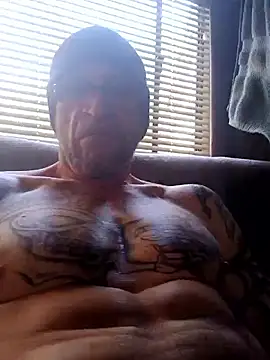 Snapshot of ShawnandDani7074 chatting on December 16, 2025, 5:50 pm ShawnandDani7074 online show from December 16, 2025, 5:50 pm