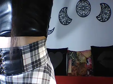 Snapshot of a_miss chatting on November 28, 2025, 9:59 pm a miss online show from November 28, 2025, 9:59 pm