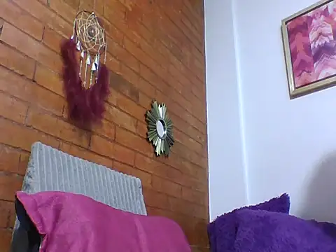 Snapshot of a_miss chatting on November 12, 2025, 10:13 pm a miss online show from November 12, 2025, 10:13 pm