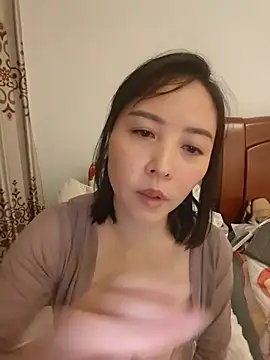 lingling1314 online show from November 12, 2025, 5:28 pm