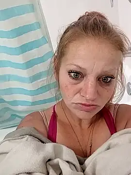 Snapshot of IrishGoddess69247 chatting on January 17, 2026, 2:31 pm IrishGoddess69247 online show from January 17, 2026, 2:31 pm