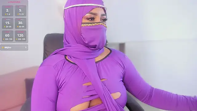 Snapshot of yasmin_elite chatting on November 5, 2025, 10:07 am yasmin elite online show from November 5, 2025, 10:07 am