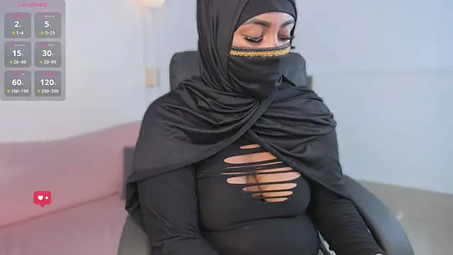 Snapshot of yasmin_elite chatting on October 27, 2025, 10:27 am yasmin elite online show from October 27, 2025, 10:27 am