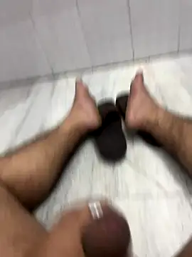 Snapshot of Veiny__Cock chatting on December 14, 2025, 8:20 am Veiny Cock online show from December 14, 2025, 8:20 am