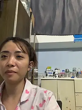 Minee1202 online show from April 13, 2026, 2:26 am