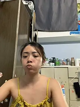 Snapshot of Minee1202 chatting on June 8, 2026, 6:58 am Minee1202 online show from June 8, 2026, 6:58 am