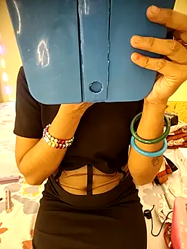 Snapshot of Snaya-baby chatting on November 4, 2025, 2:43 pm Snaya-baby online show from November 4, 2025, 2:43 pm