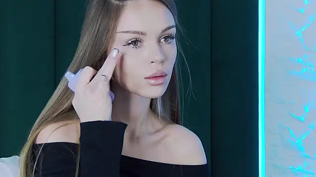 MarilynNova online show from February 19, 2026, 4:42 am