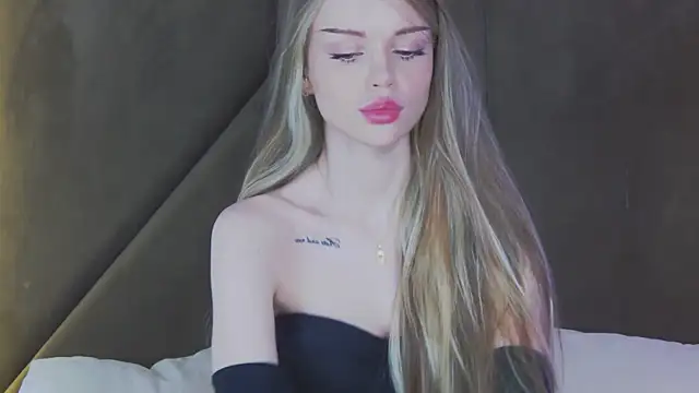 Snapshot of MarilynNova chatting on April 6, 2026, 4:30 am MarilynNova online show from April 6, 2026, 4:30 am