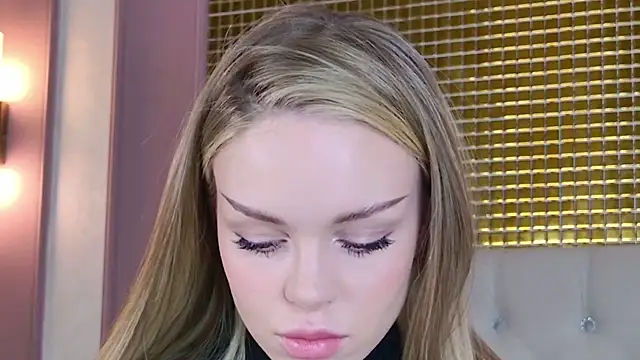 Snapshot of MarilynNova chatting on March 29, 2026, 5:53 am MarilynNova online show from March 29, 2026, 5:53 am