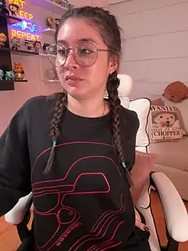 Snapshot of Sharon_07 chatting on November 11, 2025, 11:42 pm Sharon 07 online show from November 11, 2025, 11:42 pm