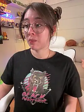 Snapshot of Sharon_07 chatting on December 2, 2025, 11:39 pm Sharon 07 online show from December 2, 2025, 11:39 pm