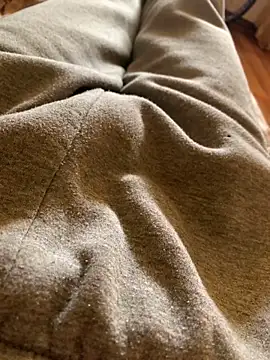 Snapshot of MuzzyFacing chatting on February 21, 2026, 2:08 pm MuzzyFacing online show from February 21, 2026, 2:08 pm