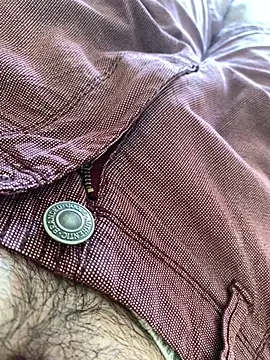 Snapshot of MuzzyFacing chatting on September 27, 2025, 12:44 pm MuzzyFacing online show from September 27, 2025, 12:44 pm