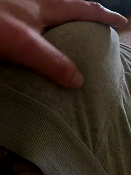 Snapshot of MuzzyFacing chatting on November 25, 2025, 11:43 am MuzzyFacing online show from November 25, 2025, 11:43 am