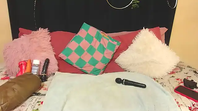 Snapshot of AmazingDarkDoll chatting on December 15, 2025, 6:47 pm AmazingDarkDoll online show from December 15, 2025, 6:47 pm