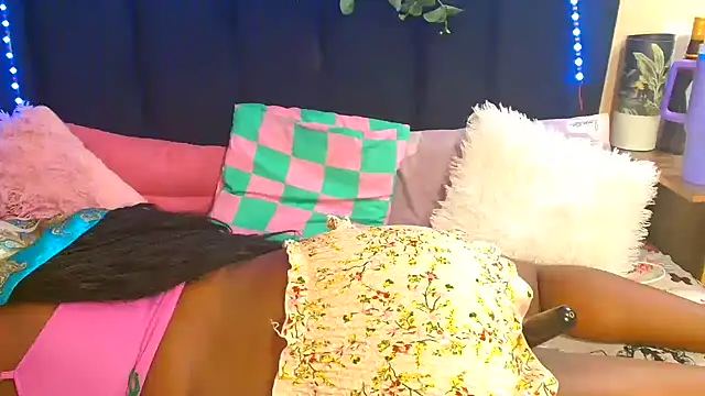 Snapshot of AmazingDarkDoll chatting on November 5, 2025, 4:26 am AmazingDarkDoll online show from November 5, 2025, 4:26 am