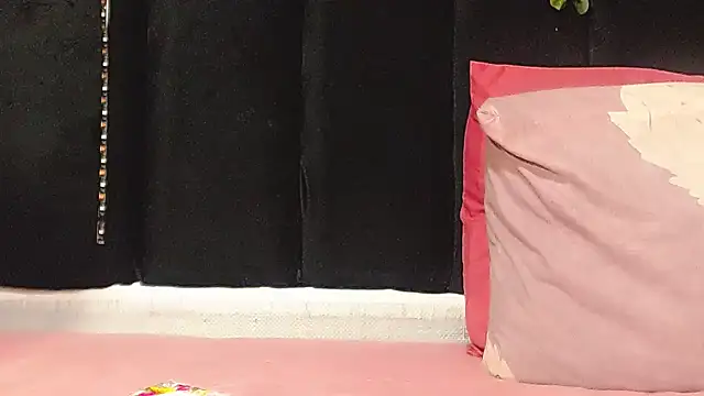 Snapshot of AmazingDarkDoll chatting on November 20, 2025, 6:30 pm AmazingDarkDoll online show from November 20, 2025, 6:30 pm