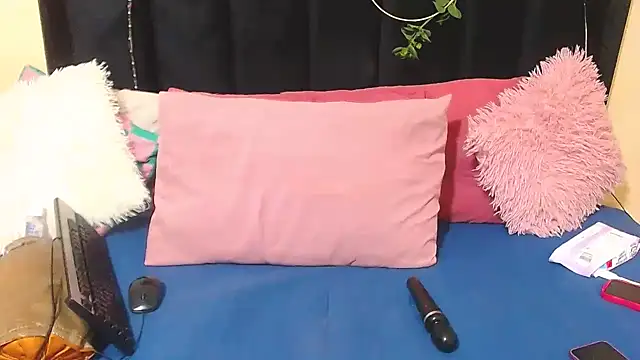 Snapshot of AmazingDarkDoll chatting on December 2, 2025, 12:44 am AmazingDarkDoll online show from December 2, 2025, 12:44 am