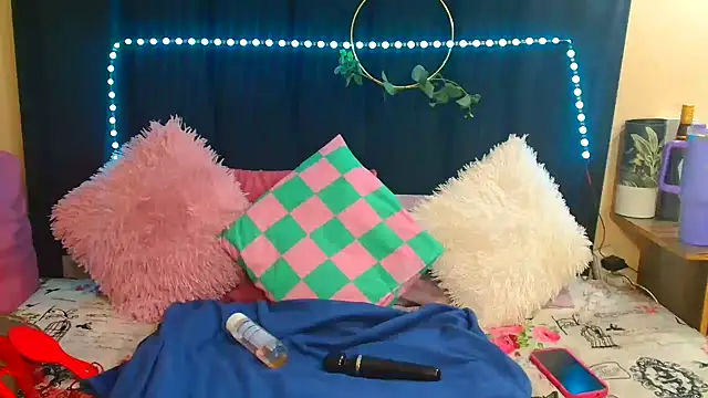 Snapshot of AmazingDarkDoll chatting on November 4, 2025, 4:22 pm AmazingDarkDoll online show from November 4, 2025, 4:22 pm