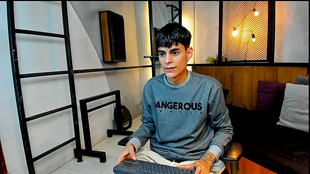 Snapshot of Dani_mc1 chatting on November 23, 2025, 11:53 am Dani mc1 online show from November 23, 2025, 11:53 am