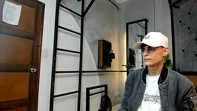 Snapshot of Dani_mc1 chatting on November 8, 2025, 11:47 am Dani mc1 online show from November 8, 2025, 11:47 am