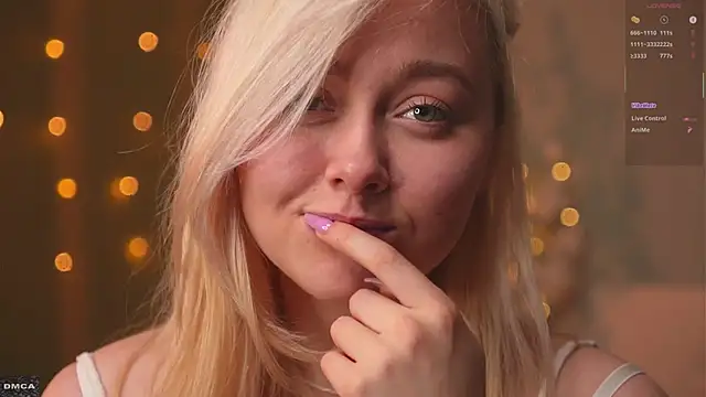 Snapshot of AccaCroyle chatting on November 30, 2025, 8:20 pm AccaCroyle online show from November 30, 2025, 8:20 pm