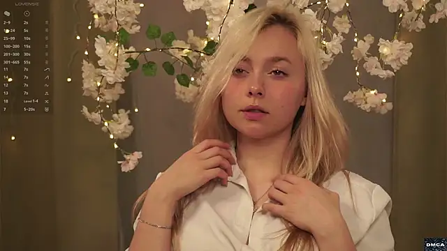 Snapshot of AccaCroyle chatting on November 3, 2025, 7:28 pm AccaCroyle online show from November 3, 2025, 7:28 pm