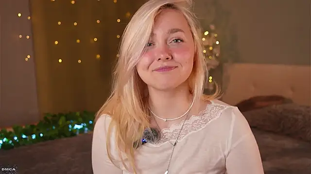 Snapshot of AccaCroyle chatting on December 2, 2025, 8:43 pm AccaCroyle online show from December 2, 2025, 8:43 pm