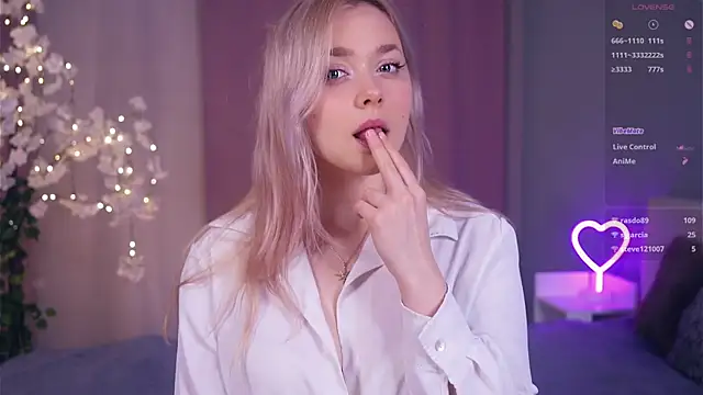 Snapshot of AccaCroyle chatting on February 9, 2026, 7:23 pm AccaCroyle online show from February 9, 2026, 7:23 pm