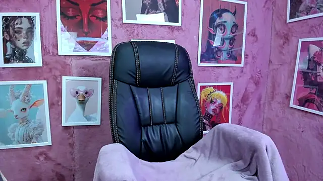 Emma and Issac online show from September 25, 2025, 5:30 pm