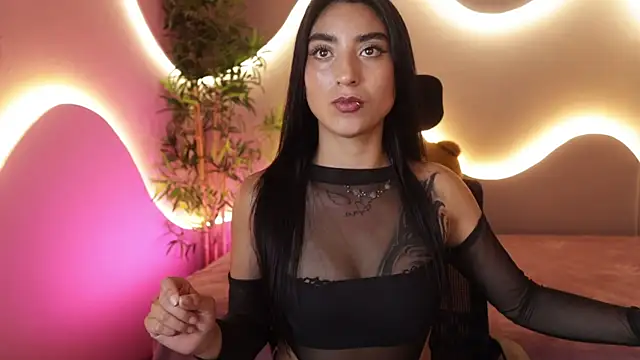 Emma and Issac online show from April 10, 2026, 10:28 pm