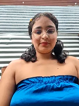 Lily-o online show from October 25, 2025, 9:15 pm