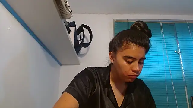 Arieeel 09 online show from April 10, 2026, 6:09 am