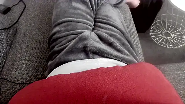 cucciolotto76 online show from December 4, 2025, 9:58 pm