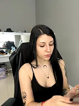 Privad ravenna online show from October 21, 2025, 3:00 pm