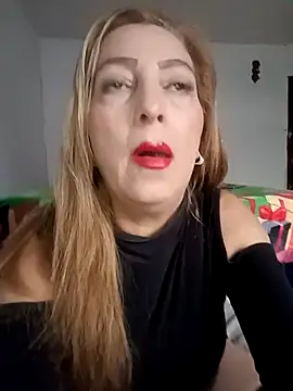 Snapshot of Estefania_Arce chatting on November 25, 2025, 4:18 pm Estefania Arce online show from November 25, 2025, 4:18 pm