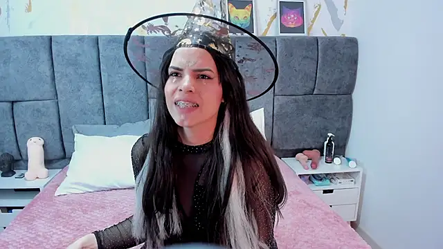 Astrid Velle online show from November 1, 2025, 3:57 am