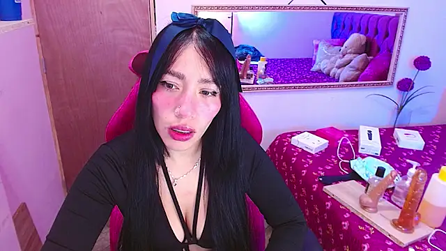 Snapshot of IVET_CUTE1 chatting on May 31, 2026, 1:44 am IVET CUTE1 online show from May 31, 2026, 1:44 am