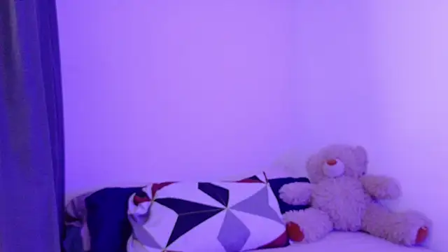 Snapshot of nudesketch1 chatting on October 18, 2025, 2:19 pm nudesketch1 online show from October 18, 2025, 2:19 pm