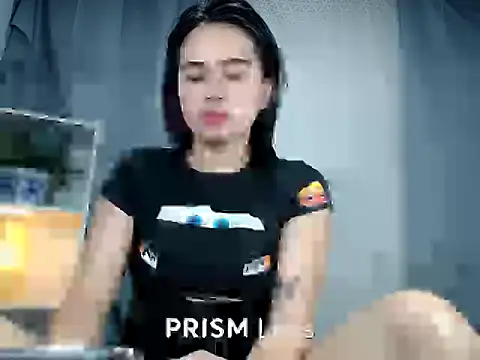 Snapshot of Urasian_ladybug chatting on December 18, 2025, 4:17 am Urasian ladybug online show from December 18, 2025, 4:17 am