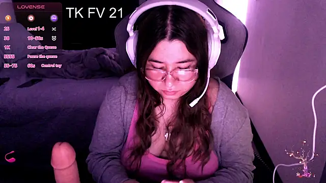 Snapshot of Pink_girl0n chatting on December 16, 2025, 6:12 pm Pink girl0n online show from December 16, 2025, 6:12 pm