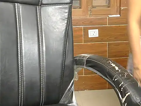 Snapshot of Diyaa_Singh chatting on May 13, 2026, 12:17 am Diyaa Singh online show from May 13, 2026, 12:17 am