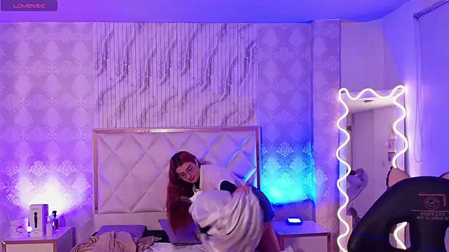 Naomy tay1 online show from November 21, 2025, 2:54 am