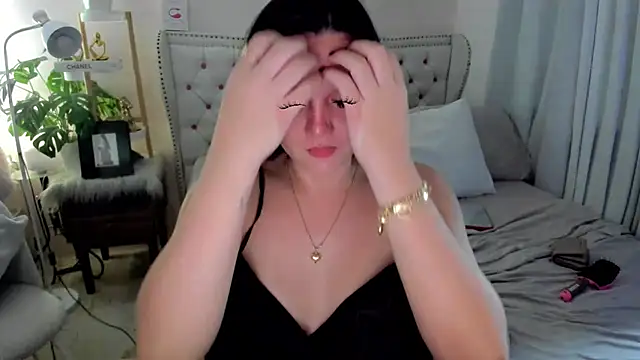 SweetHoney369 online show from December 5, 2025, 1:27 am