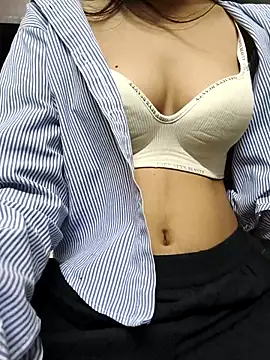 Snapshot of modelnishu chatting on March 10, 2026, 2:54 pm modelnishu online show from March 10, 2026, 2:54 pm