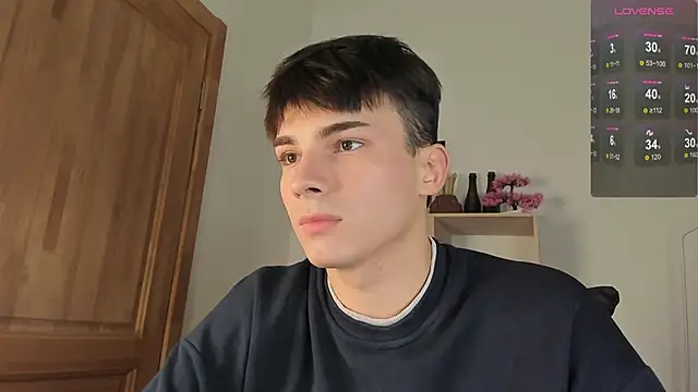 Snapshot of mystic_evan chatting on November 30, 2025, 10:32 pm mystic evan online show from November 30, 2025, 10:32 pm