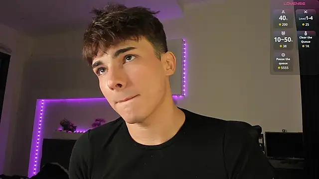 Snapshot of mystic_evan chatting on April 3, 2026, 6:47 pm mystic evan online show from April 3, 2026, 6:47 pm