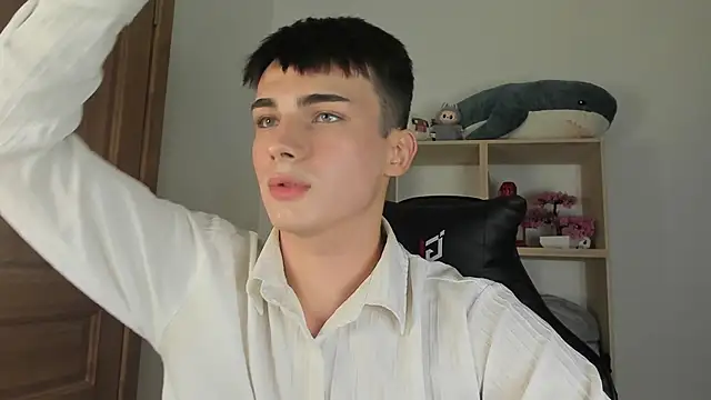 Snapshot of mystic_evan chatting on October 31, 2025, 12:18 am mystic evan online show from October 31, 2025, 12:18 am