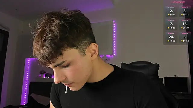 Snapshot of mystic_evan chatting on April 4, 2026, 8:04 pm mystic evan online show from April 4, 2026, 8:04 pm